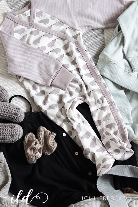 erstes-babyoutfit-nach-der-geburt