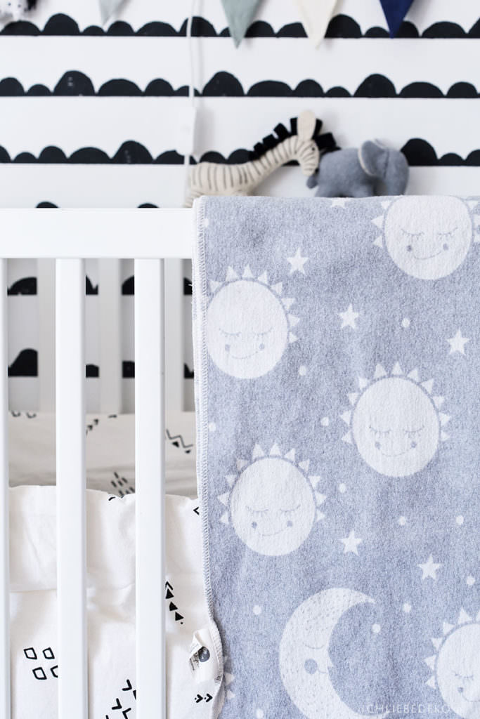 baby-kuscheldecke-mit-mond-und-sonne-ava-and-ives