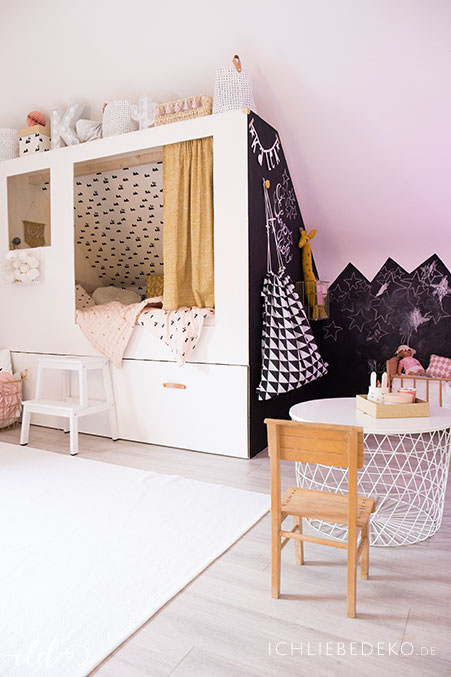 diy-kojenbett-unter-schraege-im-kinderzimmer