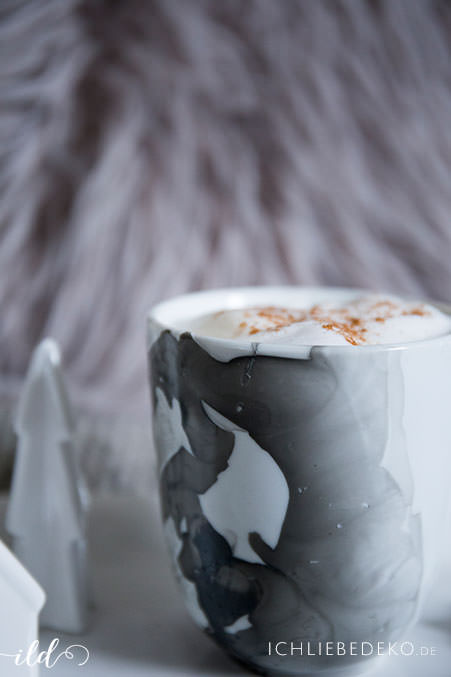 diy-tasse-im-marble-look-mit-nagellack