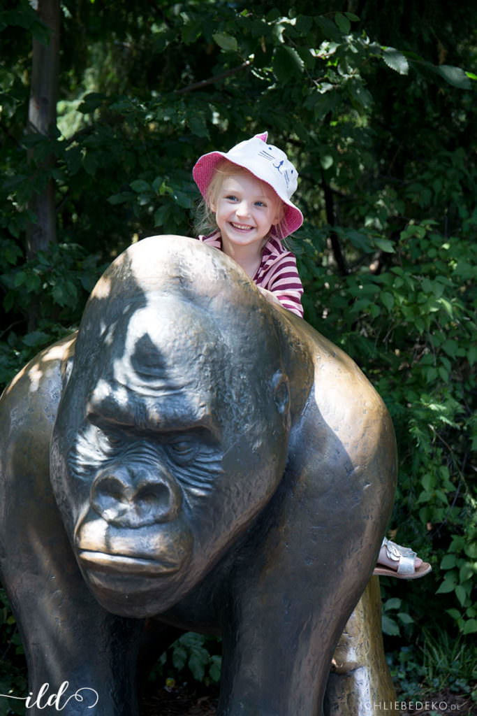 gorillastatue-zoo-berlin