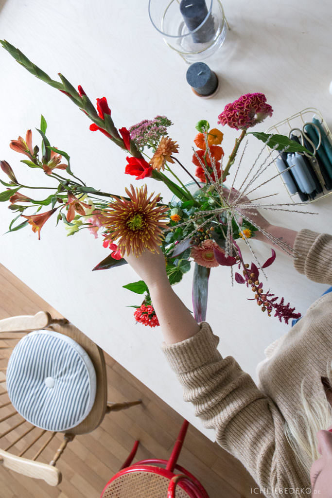 herbstblumen-blumenstrauss-selbst-binden