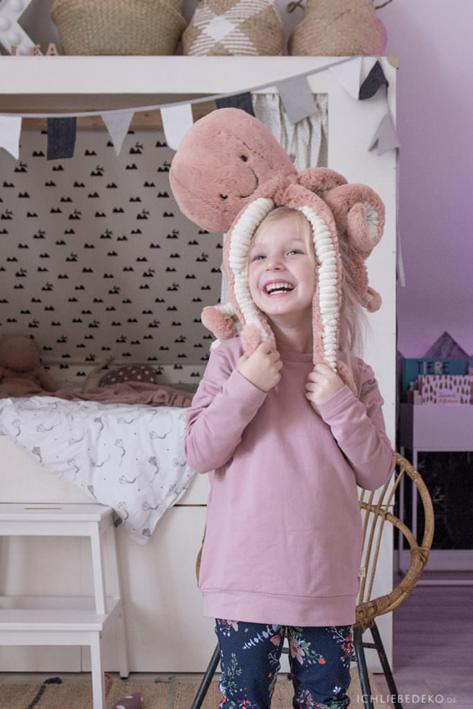 jelly-cat-krake-als-spielgefaehrte-im-kinderzimmer