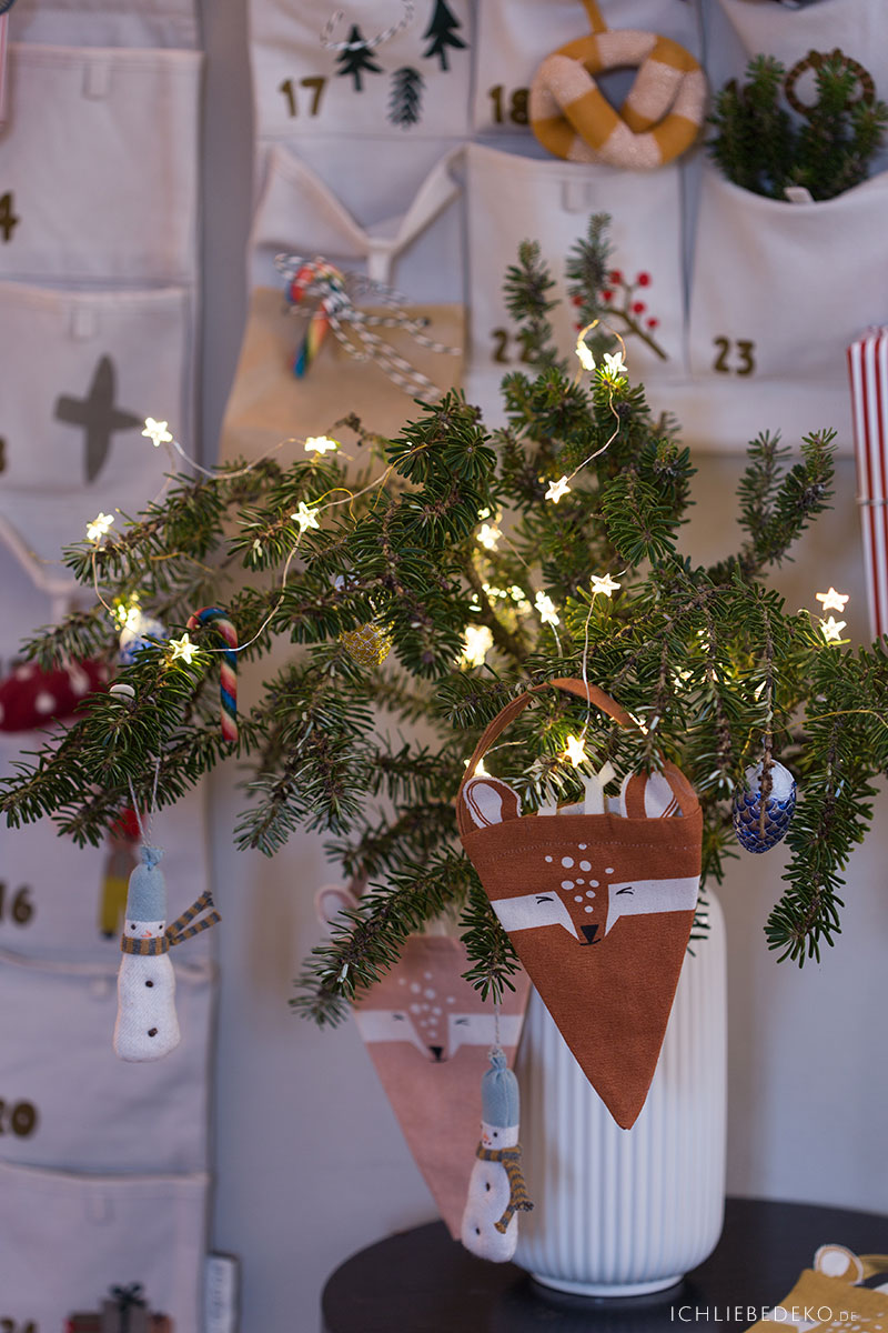 mini-weihnachtsbaum-fuers-kinderzimmer