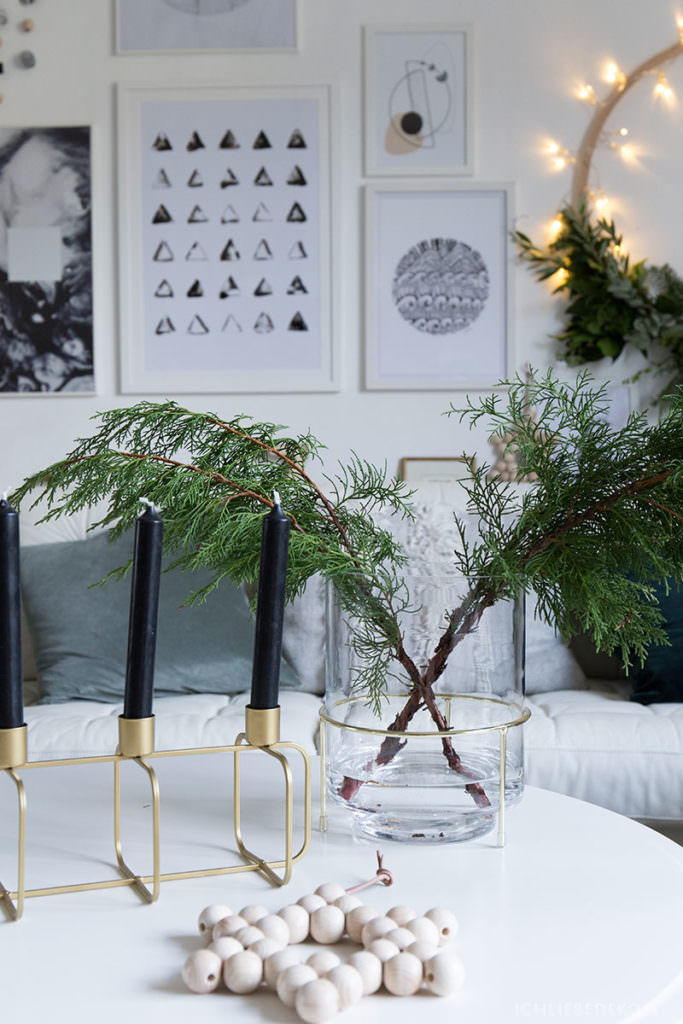 moderne-weihnachtsdeko-im-nordic-style-gold