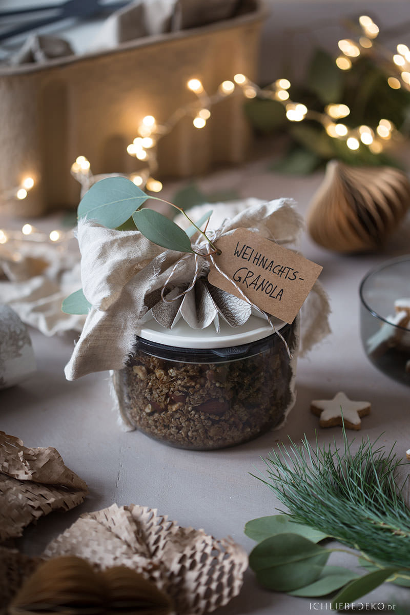 selbst-gemachtes-granola-als-weihnachtsgeschenk