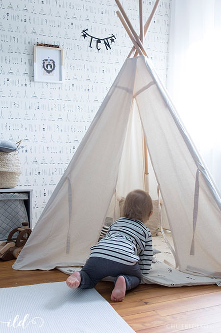 selbst-genaehtes-spielzelt-im-kinderzimmer