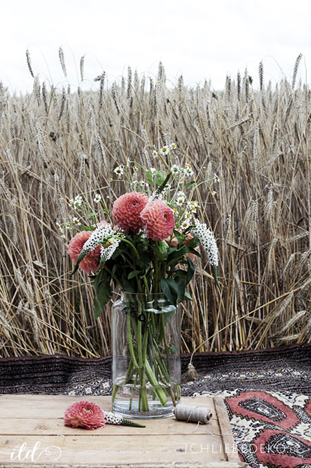 sommerblumen-im-vintagelook