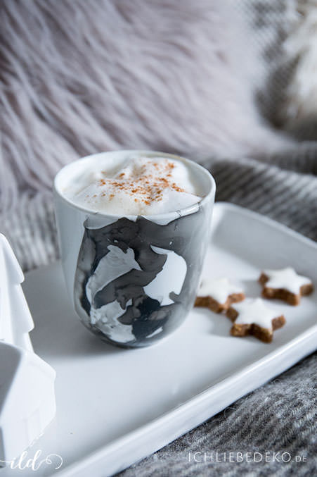 tasse-im-marble-look-als-diy-geschenk